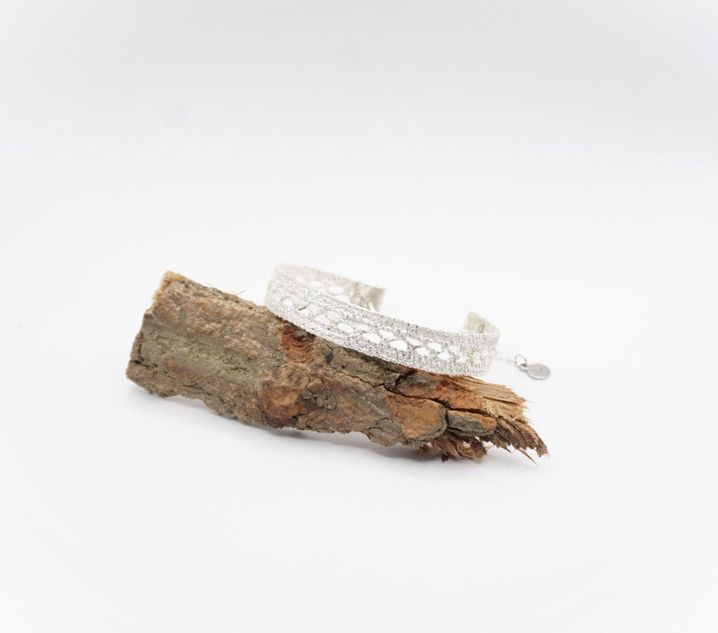 Chronic Lace Texture Bracelet