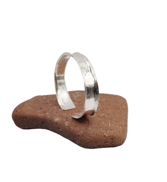 '' Arc'' C Slim Cuff Bracelet